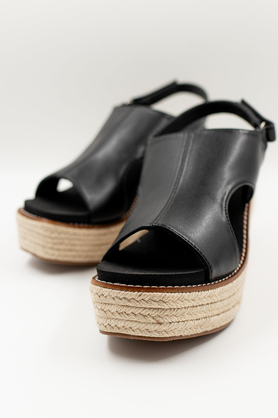 The Liora Wedge